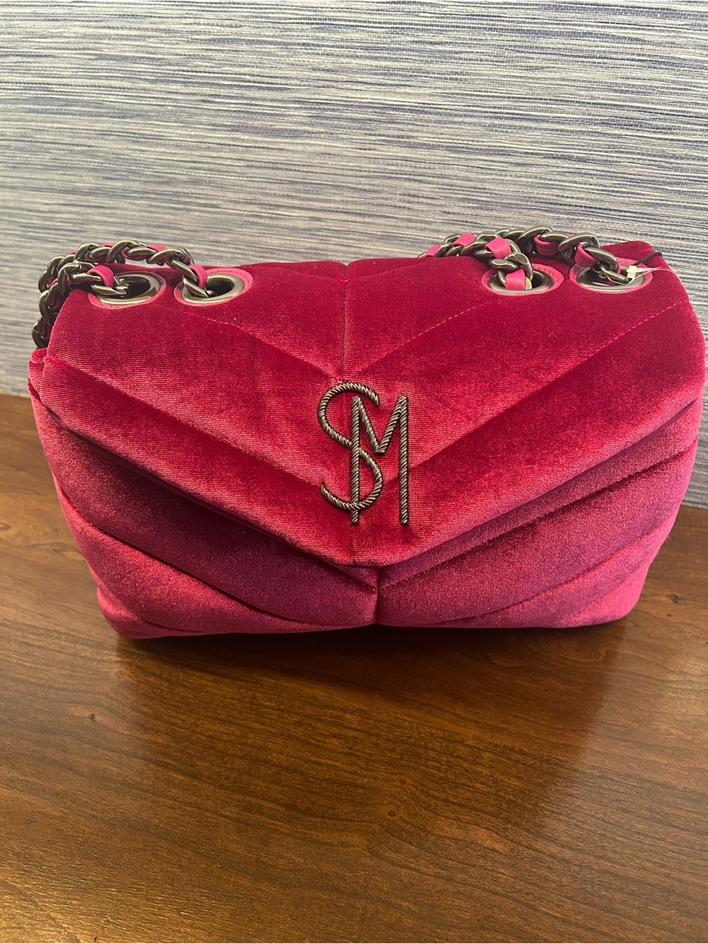 NWT Steve Madden Velvet Bcoleman dark Fuschia bad shoulder viral pink new!